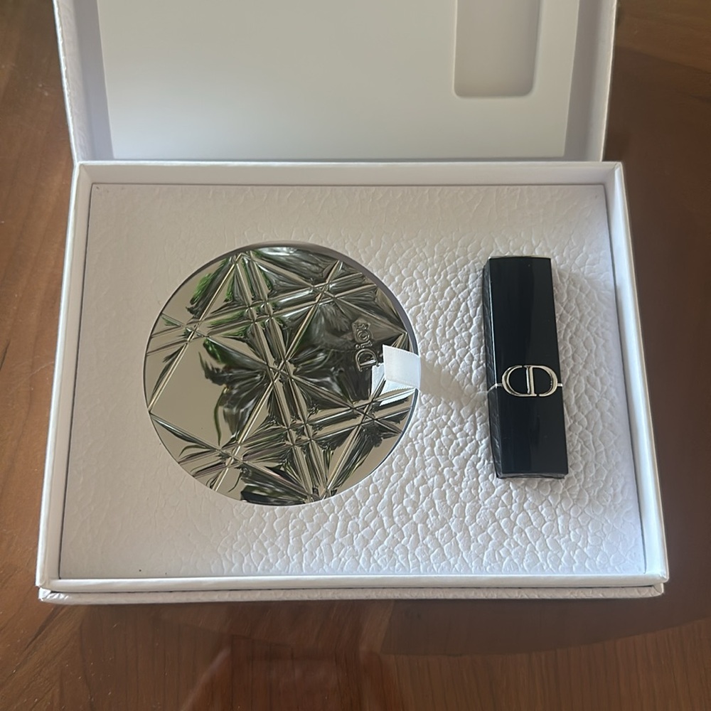 NWT Dior VIP Limited Edition Compact Mirror and Mimi Lipstick Set.